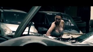 Анальный трах молодой куртизантки с щетинистым мужиком